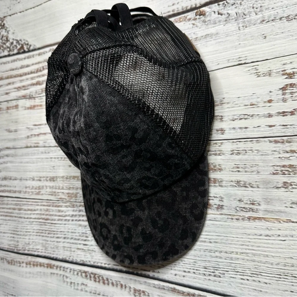NWOT CC HAT PONY TAIL CRISS CROSS GRAY LEOPARD CHEETAH PRINT BASEBALL CAP BLACK - Picture 2 of 9